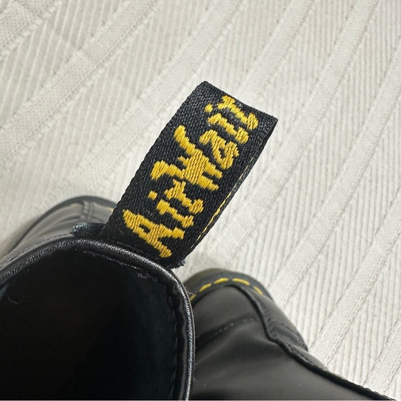 Doc Martens women’s 1460 size 9 boots, black leather, minimal wear - Picture 7 of 16